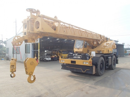 ROUGH TERRAIN CRANE TADANO TR250M-4