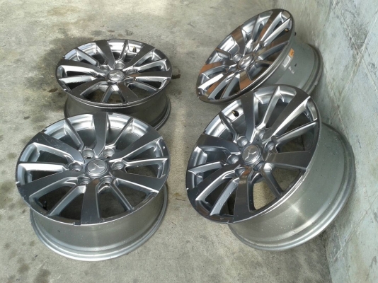 ขอบ18นิ้ว6รู มิตซู ปาเจโร่ สวยๆ 4 ล้อ ราคา 7900 บาท