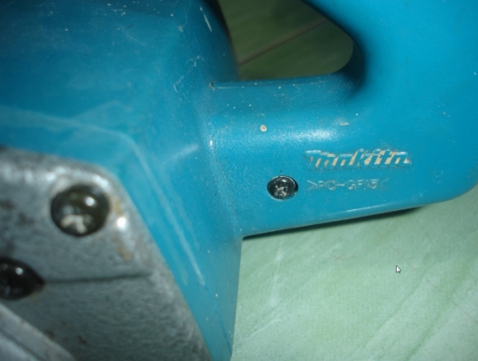 ขายเครื่องขัดกระดาษทรายสายพาน4" 9401 940W. MAKITA