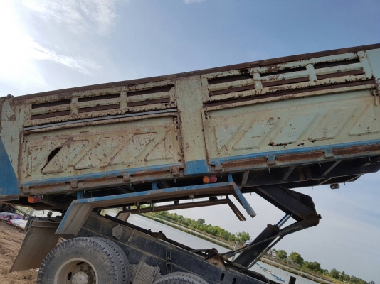 บรรทุกอีซูซุดั้ม 10ล้อ กระบะ195แรง