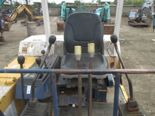 ขายรถขุด KOMATSU PC20-6 แทรคเหล็ก สินค้าเก่านอก ราคา 255,000 บาท