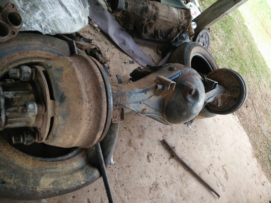 ขายเฟืองท้าย isuzu 5 น็อท พร้อมกระทะ