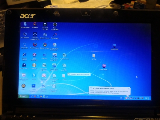 เนตบุ๊คคอมพิวเตอร์พกพา Acer Aspire One หน้าจอ 10.1 นิ้ว  CPU ของ Intel  Atom  แรม 1 GB. พร้อมใช้งานต่อเนตไวไฟ