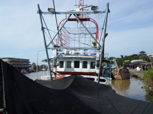 ขายเรือเก่าแต่เครื่องยนต์ใหม่