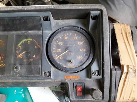 คอนโซลกรอบไมล์ ใส่ HINO F17 F18 หัว 4D  ของญี่ปุ่น