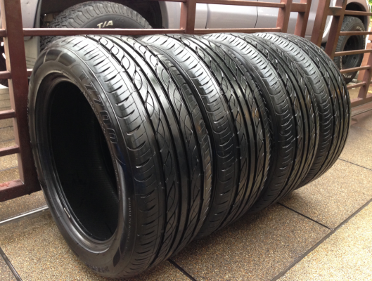 ยาง Firestone 245 50 18 สิ้นปี14 ดอกเต็ม ไม่มีปะ ราคาไม่แพง
