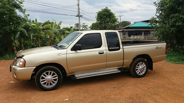 รถนิสสันสภาพดีสวย สนใจติดต่อ0995924254