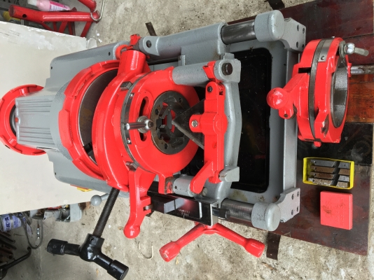 เครื่องต๊าปเกลียว 1/2- 3 นิ้ว