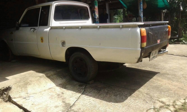 Mazda 1.5 รถสวยพร้อมใช้ เครื่องเบนชินไม่กินแก้ส เล่มพร้อมโอน