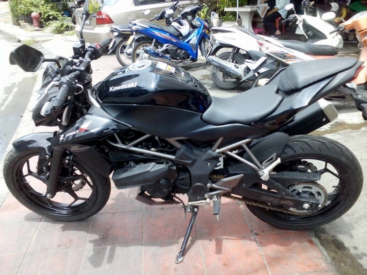 ขาย Kawasaki Z 250 SL ABS ปี 58 วิ่งน้อย 3,892 กิโล เครื่องดีเดิมๆ สภาพภายนอกสวย มีรอยล้มด้านซ้ายนิดหน่อย ล้มไม่แรง เจ้าของตัวเตี้ย ขี่ไม่ได้