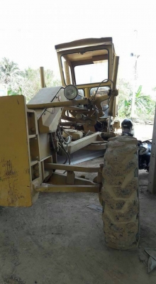 ขาย 1,990,000 CAT 140 G  72 V เครื่องดี เกียร์แรง รถสวยพร้อมใช้ เอกสารเล่มทะเบียนพร้อมโอน 090-772-3710 090-772-3708