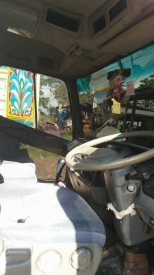 ขายรถดั้ม6ล้อ 5คิว FUSO 195แรง พ.เพาเวอร์ เบรกจิฟฟี่ ภายในสวย แอร์เย็น เอกสารพร้อมโอน ราคา650,000 สนใจโทร 090-8588220คุณนะ 093-3258446คุณบิว หรือเข้าดูสินค้าอื่นๆได้ที่ www.narong2truck.com หรือ www.truck.in.th/498 หรือเพจFacebook ณรงค์ ซื้อขายรถมือสอง (เ