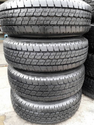 ยาง dunlop 215/70/15 ปี 16 ถอดป้ายแดงชุดล่ะ 8,000