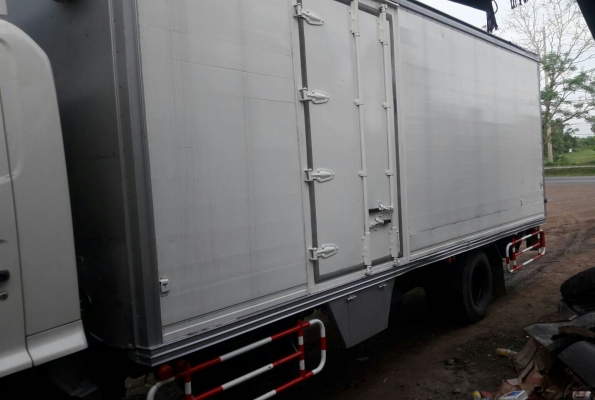 ขาย ตู้แห้ง ท้ายลิฟ ช่วงยาว5.50ม สภาพดีสวยพร้อมใช้ ราคา49,000บ ยกลงจาก ฮีโน่เดก้า ยาว5.50ม ท้ายลิฟ