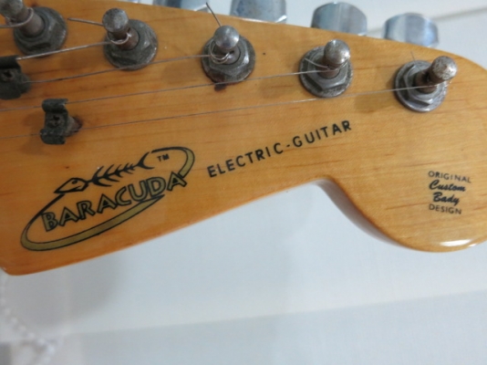 กีต้าร์ไฟฟ้า Baracuda สีดำ 3 แท็ค ทรง Stratocaster สภาพดี