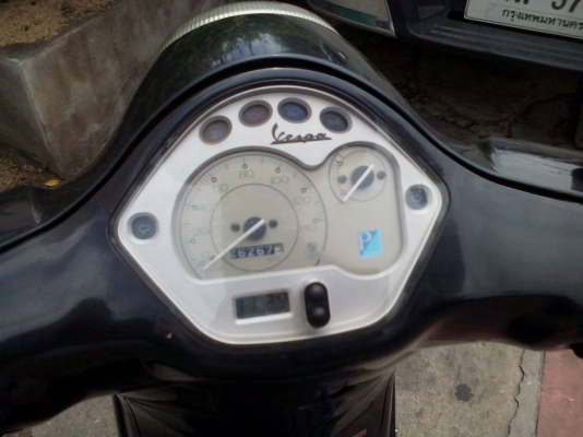 ขาย Vespa 150 LX 150 ปี 54 เครื่องดี ไม่หลวม ชุดสีมีรอยสองฝั่งที่ฝากระเป๋า เล่มพร้อมชุดโอน ทะเบียน 55 ขาย Vespa 150 LX 150 ปี 54 เครื่องดี ไม่หลวม ชุดสีมีรอยสองฝั่งที่ฝากระเป๋า เล่มพร้อมชุดโอน ทะเบียน 55