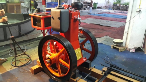 เครื่องยนต์โบราณสลาเวีย 16 แรงสภาพสมบูรณ์ในประเทศไทย