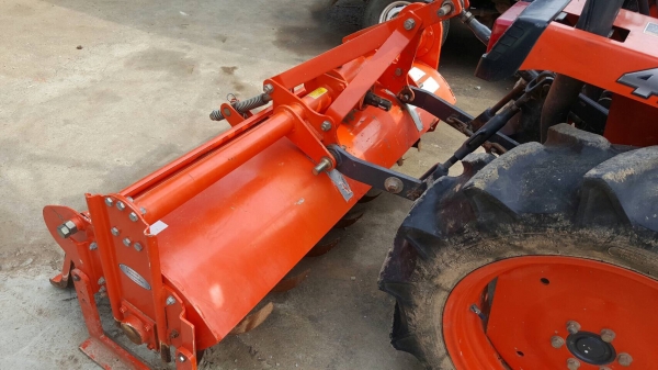 ขายรถไถ B2420 ใบดันหน้า โรตารี่ สีเดิมทั้งคัน รถพร้อมใช้งาน