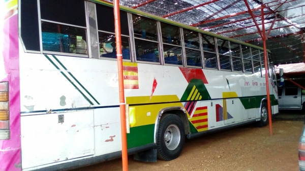 ขายรถบัส ชั้นคืบ ตัวถังนางพญา สแตนเลส คัสซี Benz เครื่อง Nissan ท่ออ้อม 280 คานหน้า-คานท้าย Zm เบรคแห้ง Hino รุ่นน็อตหัวเพลา 10 ตัว แหนบ Benz 210 โช๊คคันโครงพร้อม หน้า-หลัง พร้อมโอนได้เลย ราคา 350,000 บาท ต่อรองได้ สนใจติดต่อ คุณเสน่ห์ โทร 081-2924481 , 0 ขายรถบัส ชั้นคืบ ตัวถังนางพญา สแตนเลส คัสซี Benz เครื่อง Nissan ท่ออ้อม 280 คานหน้า-คานท้าย Zm เบรคแห้ง Hino รุ่นน็อตหัวเพลา 10 ตัว แหนบ Benz 210 โช๊คคันโครงพร้อม หน้า-หลัง พร้อมโอนได้เลย ราคา 350,000 บาท ต่อรองได้ สนใจติดต่อ คุณเสน่ห์ โทร 081-2924481 , 0