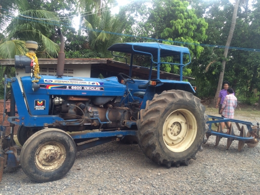 ขายรถไถ Ford พร้อมอุปกรณ์ใบดันหน้า +ผานหลัง รถพร้อมใช้งาน
