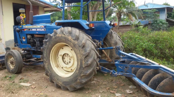 ขายรถไถ Ford พร้อมอุปกรณ์ใบดันหน้า +ผานหลัง รถพร้อมใช้งาน ขายรถไถ Ford พร้อมอุปกรณ์ใบดันหน้า +ผานหลัง รถพร้อมใช้งาน