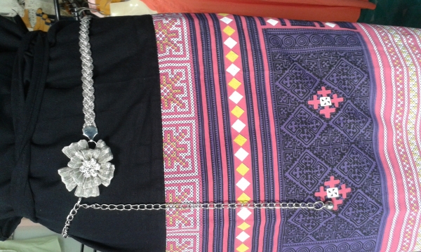 เข็มขัดแฟชั่น ชุดดอกไม้