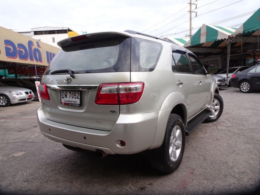 TOYOTA FORTUNER 3.0 V 2WD AT ปี 2010