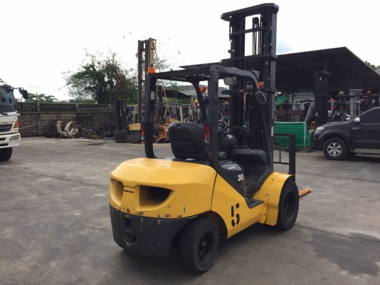 รถยกโคมัสสึรุ่น 17 น้ำหนักยก 3 ตัน เสาสูง 7 เมตร เครื่องดีเซล ใช้งานมาน้อย เกียร์ออโต้ แผงงาสไลด์ รถยกโคมัสสึรุ่น 17 น้ำหนักยก 3 ตัน เสาสูง 7 เมตร เครื่องดีเซล ใช้งานมาน้อย เกียร์ออโต้ แผงงาสไลด์