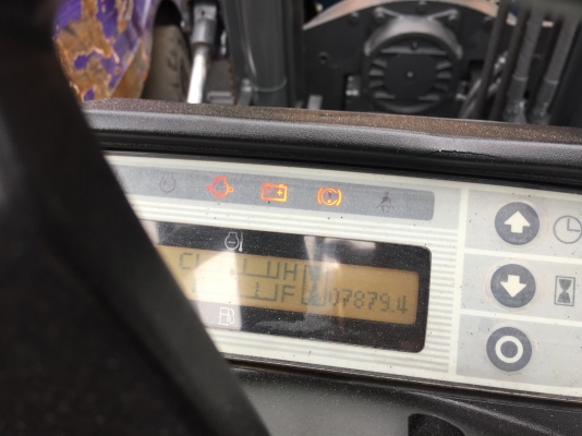 รถยกนิสสัน น้ำหนักยก 2.5 ตัน เสาสูง 4.50 เมตร เครื่องดีเซล เกียร์ธรรมดา งาเทได้