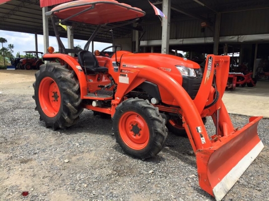 ขายรถไถคูโบต้า L47082เพลา สวยๆเดิมๆใช้งาน 900 ชม. ขายพร้อมชุดอุปกรณ์ใบมีดดันดินหน้าและผานพรวน ราคา 398,000 บาท สนใจโทร 081-9136451 หรือ ขอดูรูปได้ทาง line:bow6451 ค่ะ