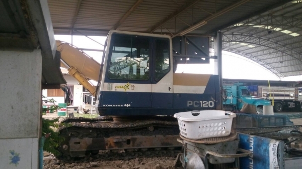 ขายรถแมคโค โคมัสสุ PC-120-5สภาพสวยไฟฟ้าครบช่วงล่างไม่ผุโซ่ลอนเลอร์สวย