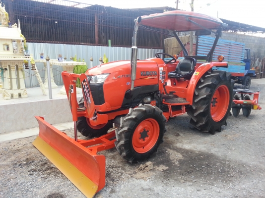 คูโบต้า L4708 4 WD ใบมีดดันหน้าใหม่ ผานหลัง 6x22 ใหม่ ทำงาน 789 ชั่วโมง..จดทะเบียน ธ.ค.2555