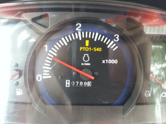 คูโบต้า L4708 4 WD ใบมีดดันหน้าใหม่ ผานหลัง 6x22 ใหม่ ทำงาน 789 ชั่วโมง..จดทะเบียน ธ.ค.2555