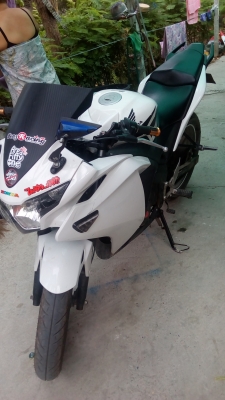 40,000฿ ขายhonba CBR150, ปี2012 เครื่องเดิม150+วิ่งสบายๆ ไฟเหลี้ยวหน้าทรงนินจา ท่อเดิมผ่า ไฟท้ายledไฟเหลี่ยวในตัว ยางใหม่110-140ใหย่กว่าเดิม สภาพตามรุป พร้อมโอน เดือนตุลา ชื่อติดทหารอยู่ขายเพราะจะอัฟCC!!!! สนหลังไมค์!! 40,000฿ ขายhonba CBR150, ปี2012 เครื่องเดิม150+วิ่งสบายๆ ไฟเหลี้ยวหน้าทรงนินจา ท่อเดิมผ่า ไฟท้ายledไฟเหลี่ยวในตัว ยางใหม่110-140ใหย่กว่าเดิม สภาพตามรุป พร้อมโอน เดือนตุลา ชื่อติดทหารอยู่ขายเพราะจะอัฟCC!!!! สนหลังไมค์!!