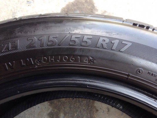 ยาง Bridgstone 215-55-17 รุ่น ECOPLA ปี 14 ครบชุด 4 เส้น 5000 สภาพสวยๆไม่มีปะไม่บวมไม่กินข้างดอกยางเหลือเยอะเอาไปวิ่งกันใด้อีกยาวค่ะ ยาง Bridgstone 215-55-17 รุ่น ECOPLA ปี 14 ครบชุด 4 เส้น 5000 สภาพสวยๆไม่มีปะไม่บวมไม่กินข้างดอกยางเหลือเยอะเอาไปวิ่งกันใด้อีกยาวค่ะ