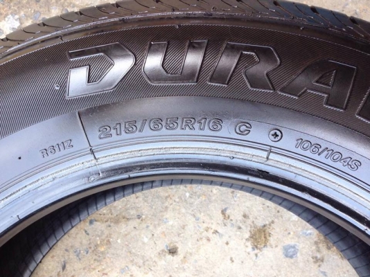 ยาง Bridgstone 215-65-16 ปี 15 ครบชุด 4 เส้น 6000 สภาพสวยๆไม่มีปะไม่บวมไม่กินข้างดอกยางเหลือเยอะเอาไปวิ่งกันใด้อีกยาวค่ะ
