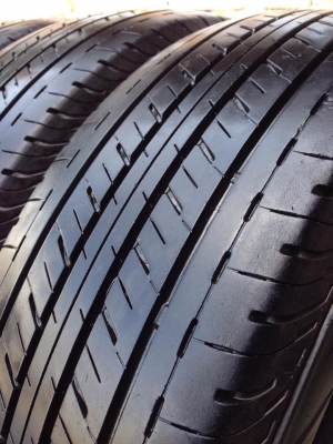 ยาง Bridgstone 215-65-16 ปี 15 ครบชุด 4 เส้น 6000 สภาพสวยๆไม่มีปะไม่บวมไม่กินข้างดอกยางเหลือเยอะเอาไปวิ่งกันใด้อีกยาวค่ะ