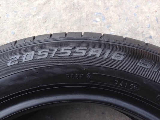 ยาง DUNLOP 205-55-16ปี 15 3 เส้น ปี 14 1เส้น ครบชุด 4 เส้น 4000 สภาพสวยๆไม่มีปะไม่บวมไม่กินข้างดอกยางเหลือเยอะเอาไปวิ่งกันใด้อีกยาวค่ะ