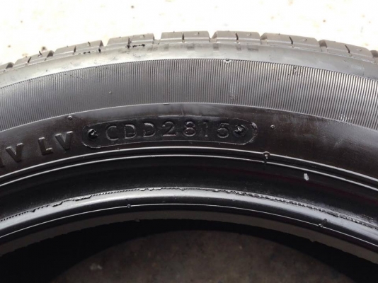 ยาง Bridgstone 195-50-16 ปี 15 ครบชุด 4 เส้น 3000 สภาพสวยๆดอกยางนิ่มๆไม่บวมดอกยางเหลือเยอะวิ่งใด้อีกนานค่ะ