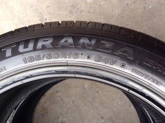ยาง Bridgstone 195-50-16 ปี 15 ครบชุด 4 เส้น 3000 สภาพสวยๆดอกยางนิ่มๆไม่บวมดอกยางเหลือเยอะวิ่งใด้อีกนานค่ะ