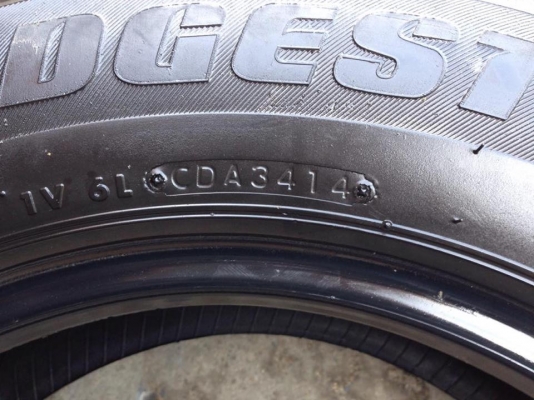 ยาง Bridgstone 205-70-15 ปี 14 ครบชุด 4 เส้น 5000 สภาพสวยๆดอกยางนิ่มๆไม่มีปะไม่บวมดอกยางเหลือเยอะวิ่งใด้อีกนานค่ะ