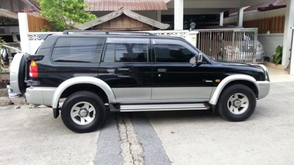 02 มิตซูบิชิ จีวาก้อน 2.8 abs airbag มือเดียว เกียร์ออโต้ 4x4