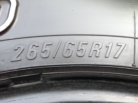 ยาง Maxxis 265 65 17 กลางปี14 ดอกสวย พร้อมใช้งาน ราคาไม่แพง