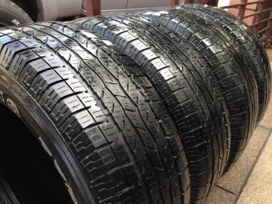 ยาง Maxxis 265 65 17 กลางปี14 ดอกสวย พร้อมใช้งาน ราคาไม่แพง