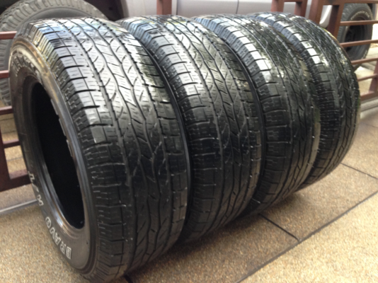 ยาง Maxxis 265 65 17 กลางปี14 ดอกสวย พร้อมใช้งาน ราคาไม่แพง