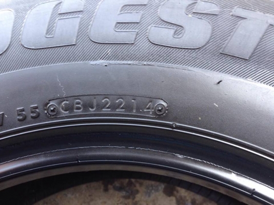 ยาง Bridgstone 195 R 15 ปี 14 ครบชุด 4 เส้น 4500 สภาพสวยๆดอกยางนิ่มๆไม่บวมดอกยางเหลือเยอะวิ่งใด้อีกนานค่ะ