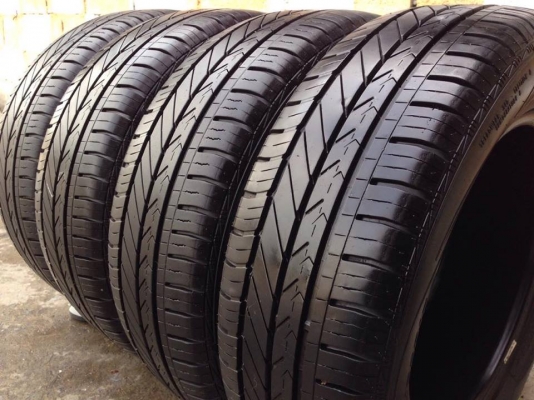 ยาง GOOD YEAR 195-65-15 ปี 13 ครบชุด 4 เส้น 3500 สภาพสวยๆไม่บวมไม่กินข้างดอกยางเหลือเยอะวิ่งใด้อีกนานค่ะ