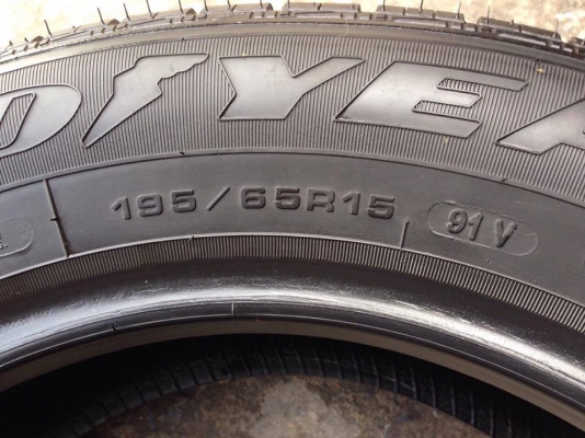ยาง GOOD YEAR 195-65-15 ปี 13 ครบชุด 4 เส้น 3500 สภาพสวยๆไม่บวมไม่กินข้างดอกยางเหลือเยอะวิ่งใด้อีกนานค่ะ