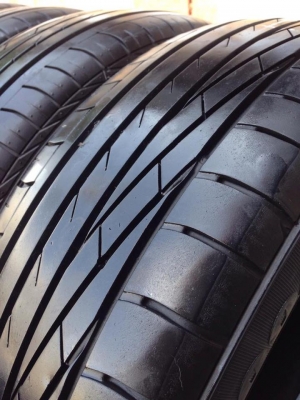 ยาง GOOD YEAR 195-65-15 MADE IN JAPAN ปี 13 ครบชุด 4 เส้น 3000 สภาพสวยๆไม่มีปะไม่บวมไม่กินข้างดอกยางเหลือเยอะวิ่งใด้อีกนานค่ะ