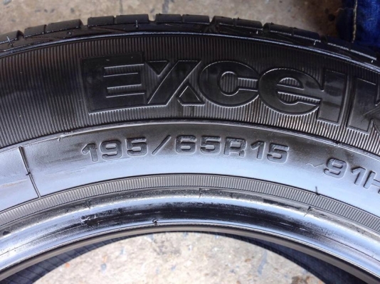 ยาง GOOD YEAR 195-65-15 MADE IN JAPAN ปี 13 ครบชุด 4 เส้น 3000 สภาพสวยๆไม่มีปะไม่บวมไม่กินข้างดอกยางเหลือเยอะวิ่งใด้อีกนานค่ะ
